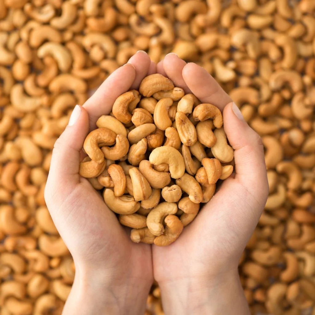 Pic credits to Ayoub's Dried Fuits & Nuts. It depicts the health benefits of cashew nuts.